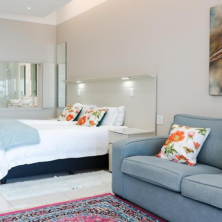 Camps Bay Blue Self-Catering Studios Cape Town Exterior photo
