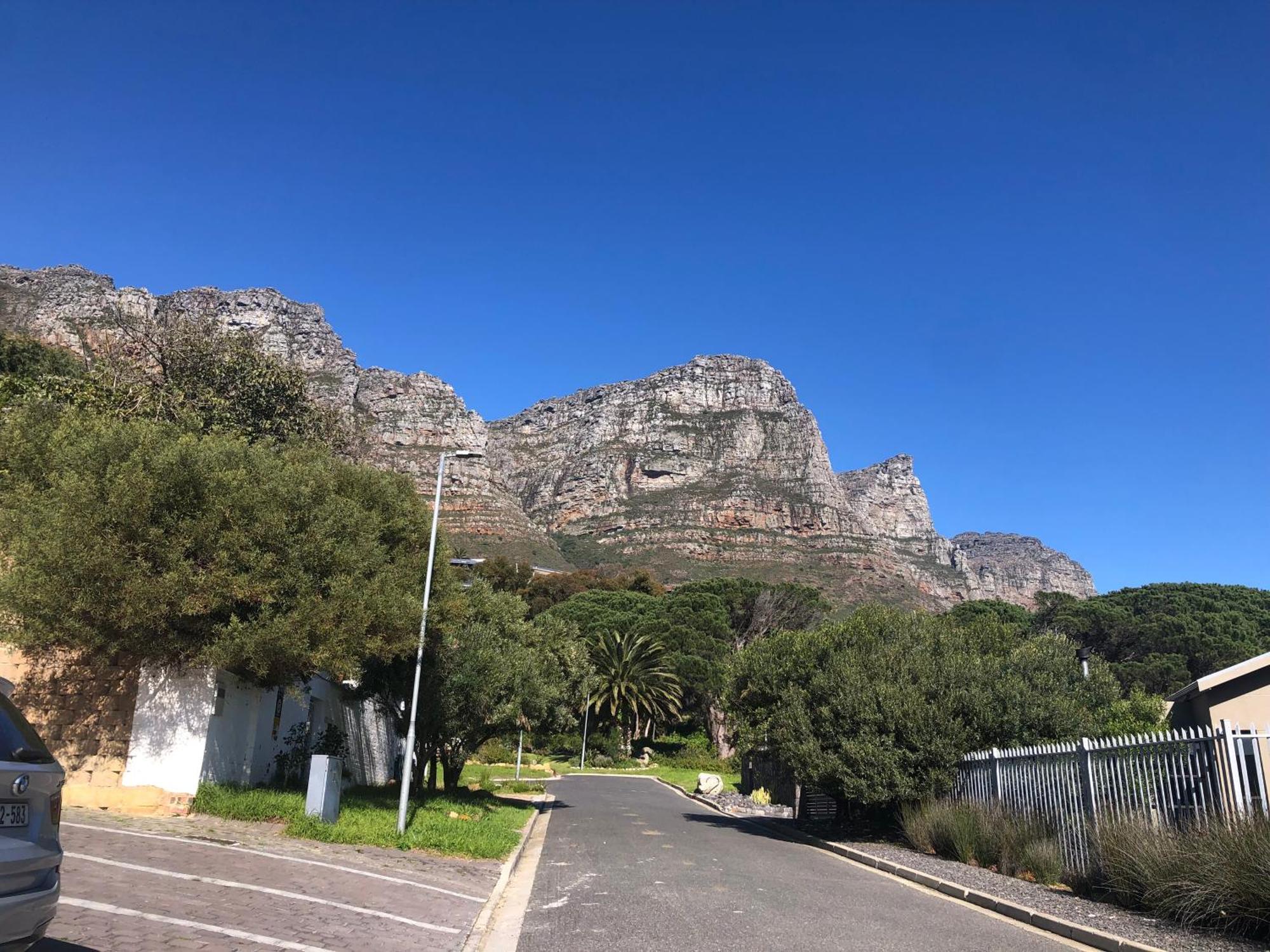 Camps Bay Blue Self-Catering Studios Cape Town Exterior photo