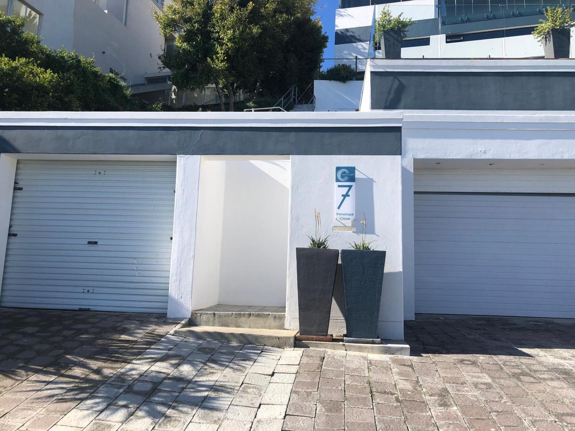 Camps Bay Blue Self-Catering Studios Cape Town Exterior photo