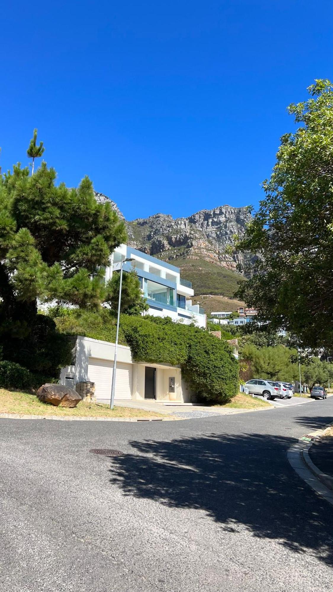 Camps Bay Blue Self-Catering Studios Cape Town Exterior photo