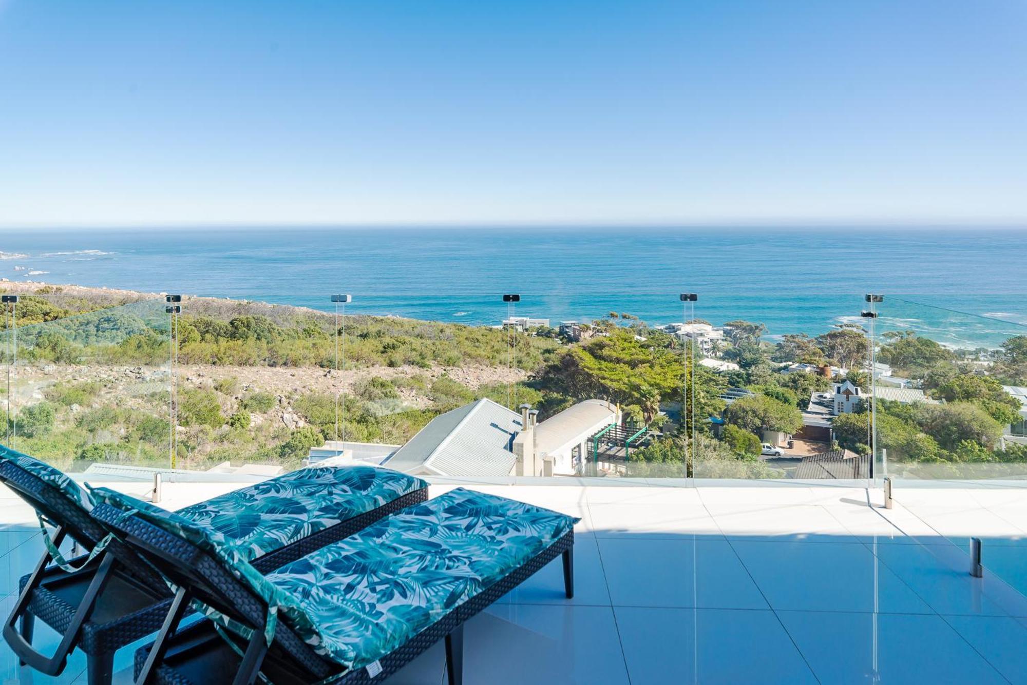 Camps Bay Blue Self-Catering Studios Cape Town Exterior photo